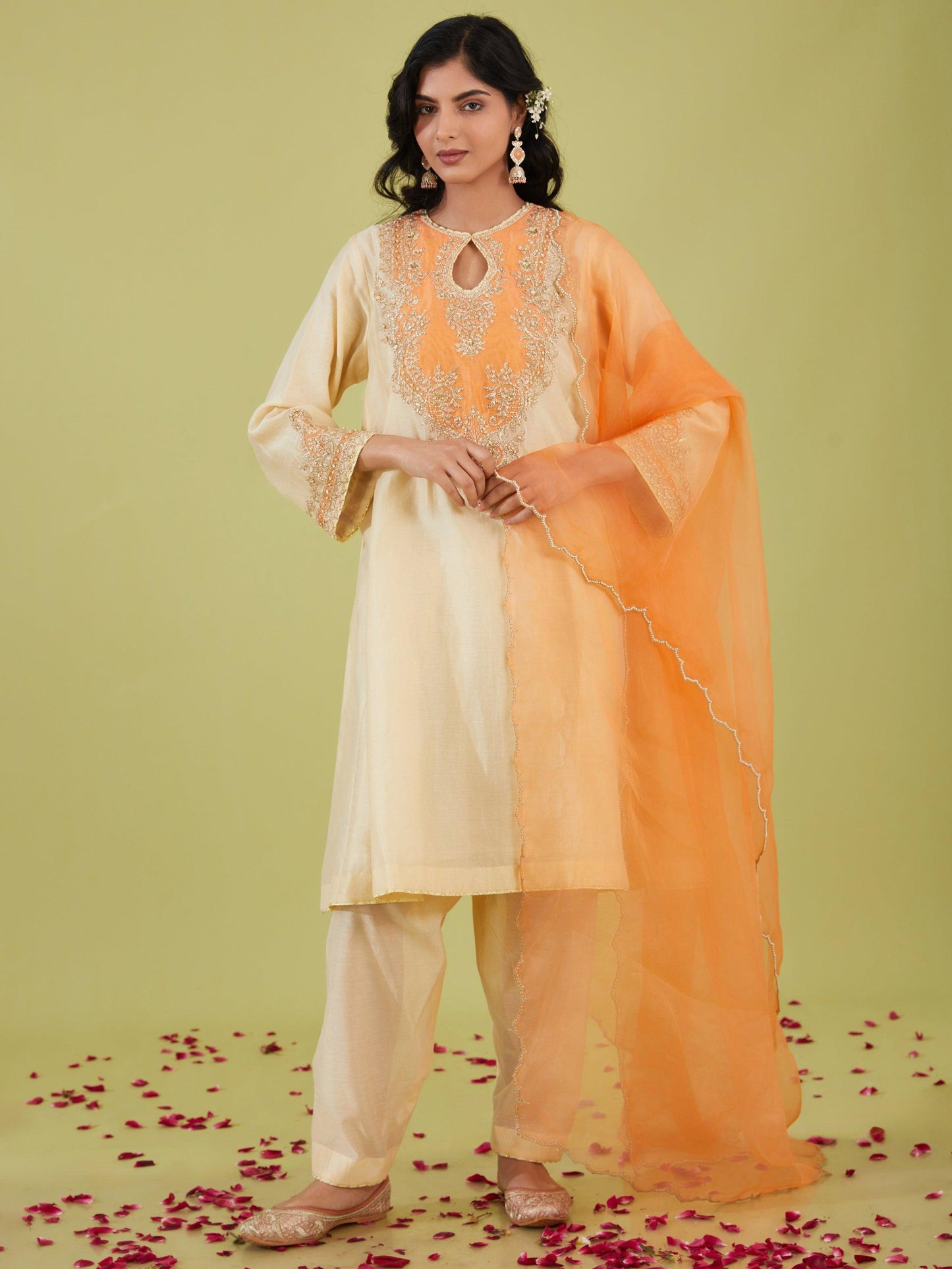 WHITE SHORT KALIDAR KURTA WITH SALWAR AND PEACH DUPATTA - Preeti s kapoor