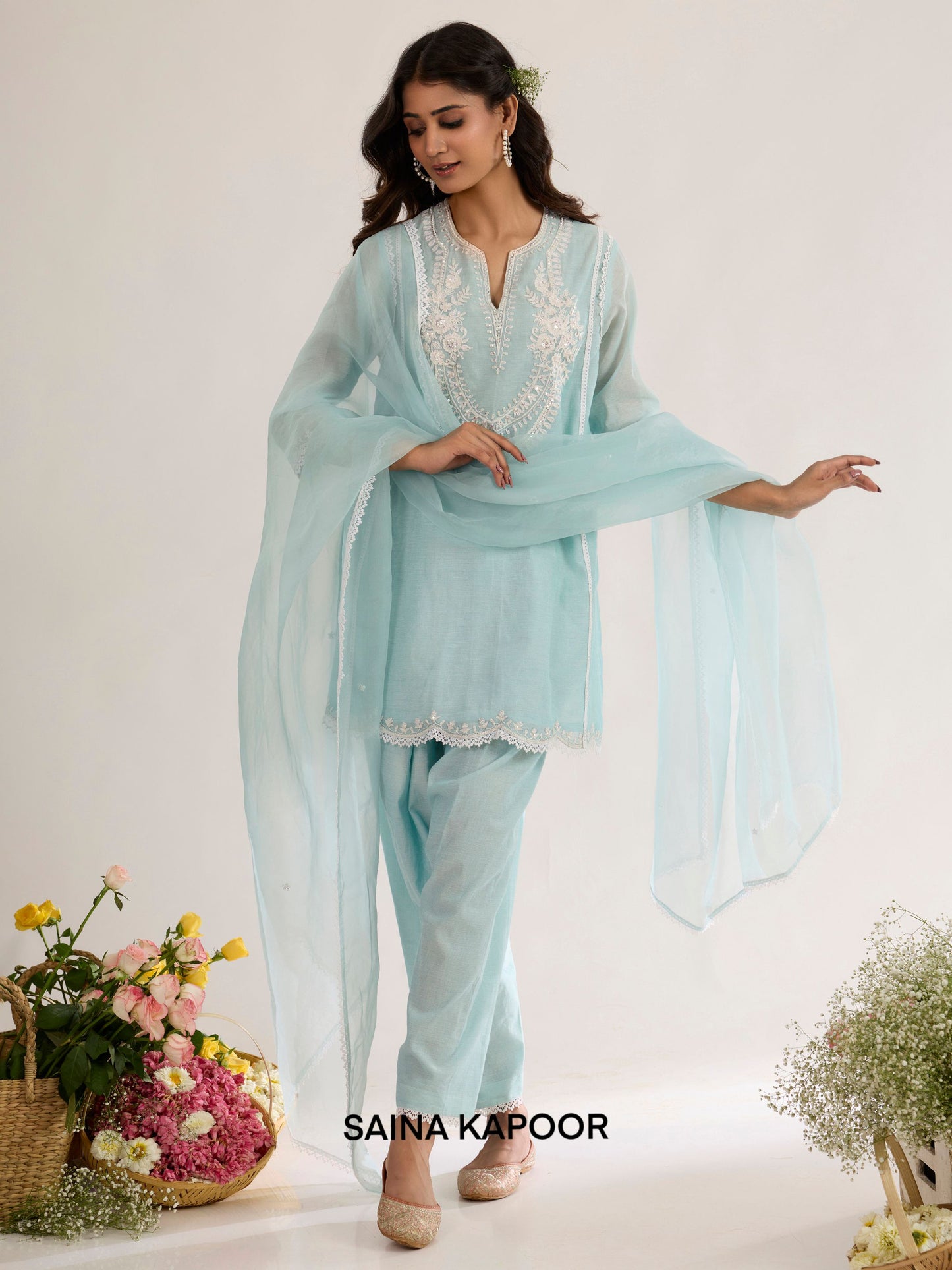 Short Kurta With Salwar And Organza Dupatta - Saina Kapoor