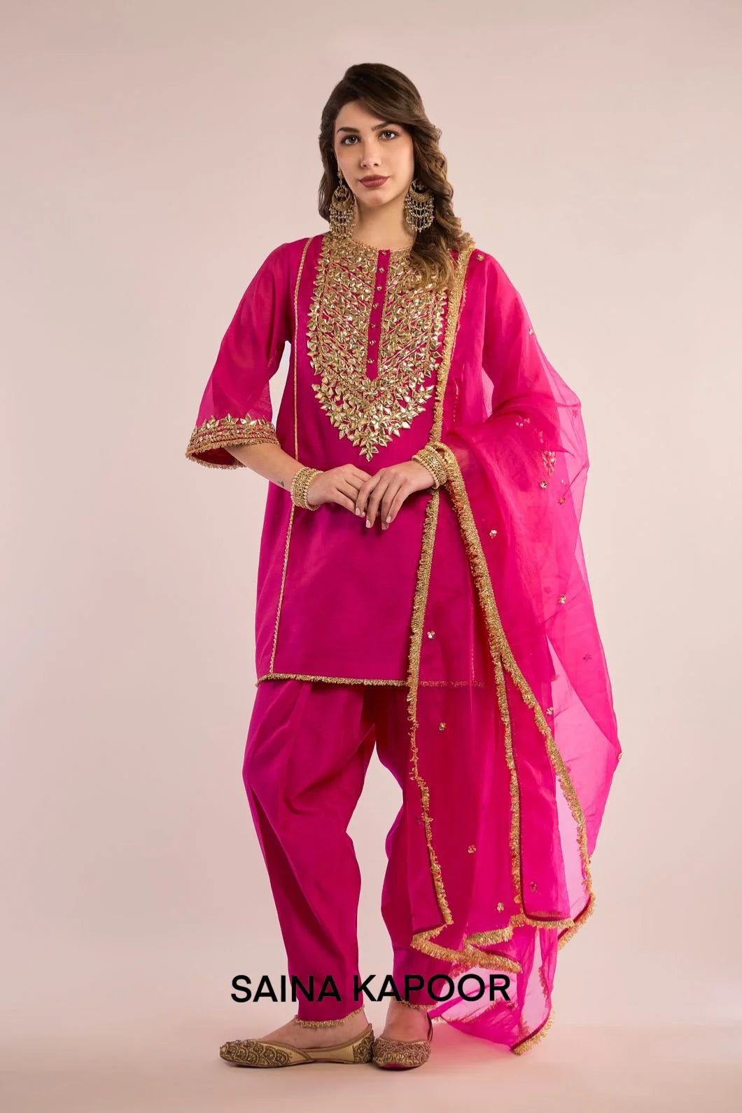 Fuchsia Chanderi short kurta with gota patti embroidered yoke & matching salwar & fuchsia organza dupatta — Saina Kapoor